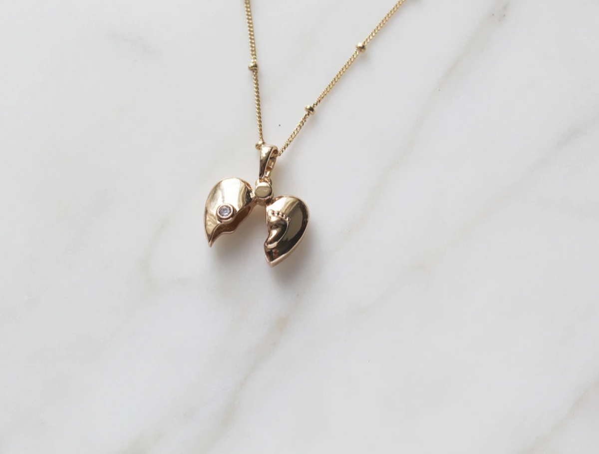 Baby chain locket online